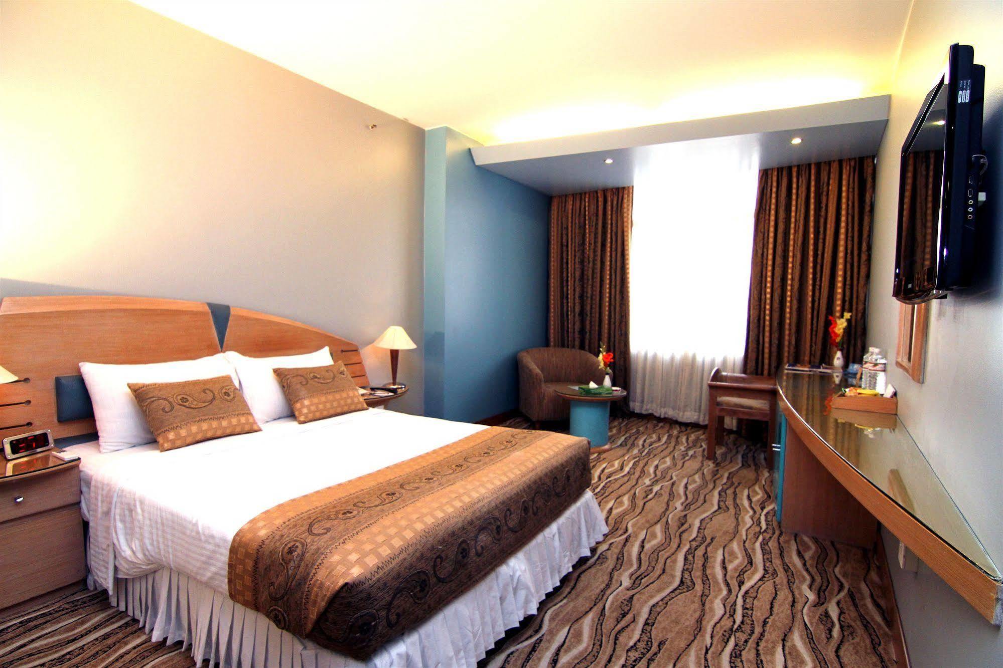 La Vinci Hotel Dhaka Esterno foto